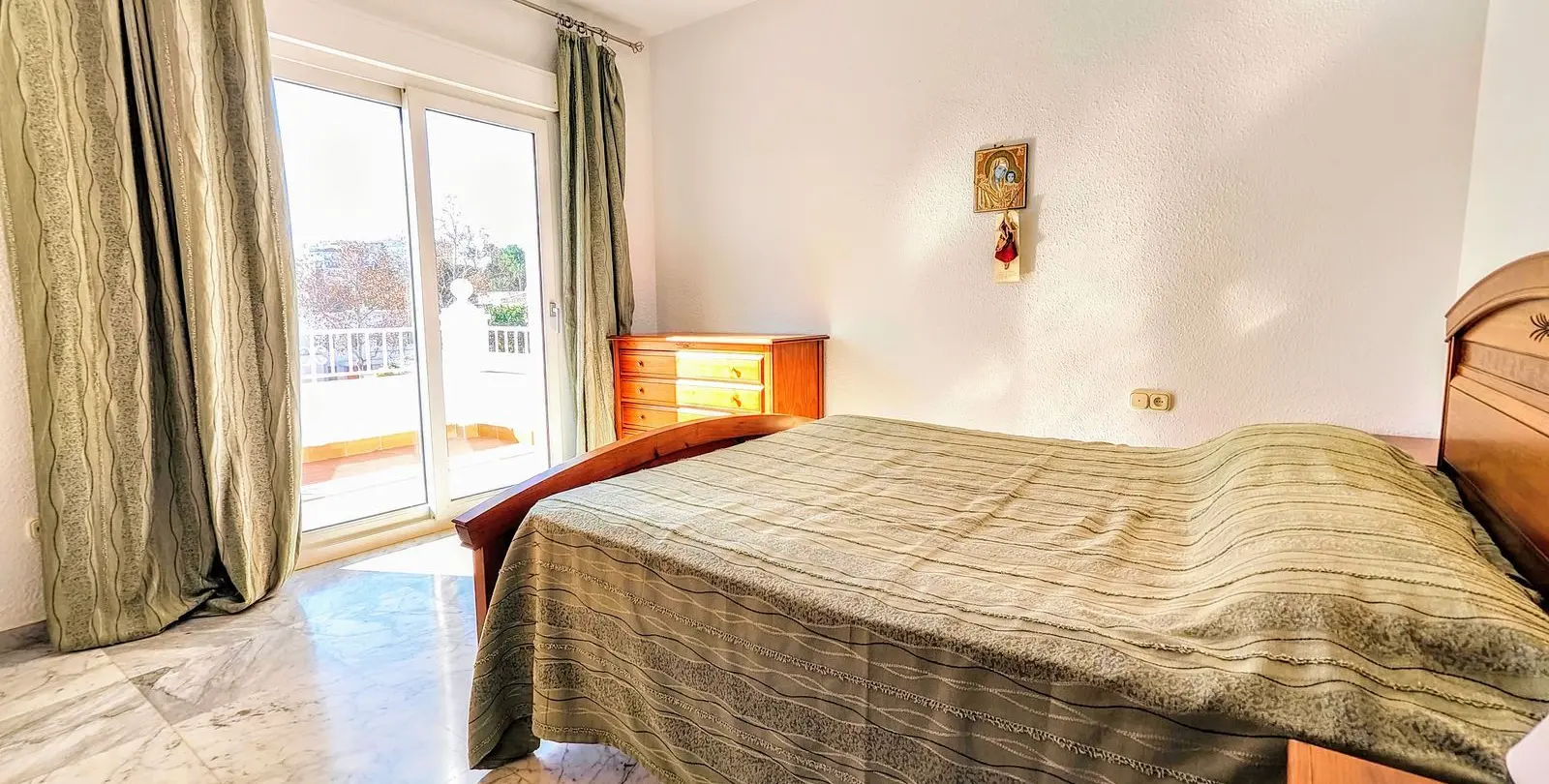 Продажа  отдельно стоящей виллы в Benalmadena Costa 31