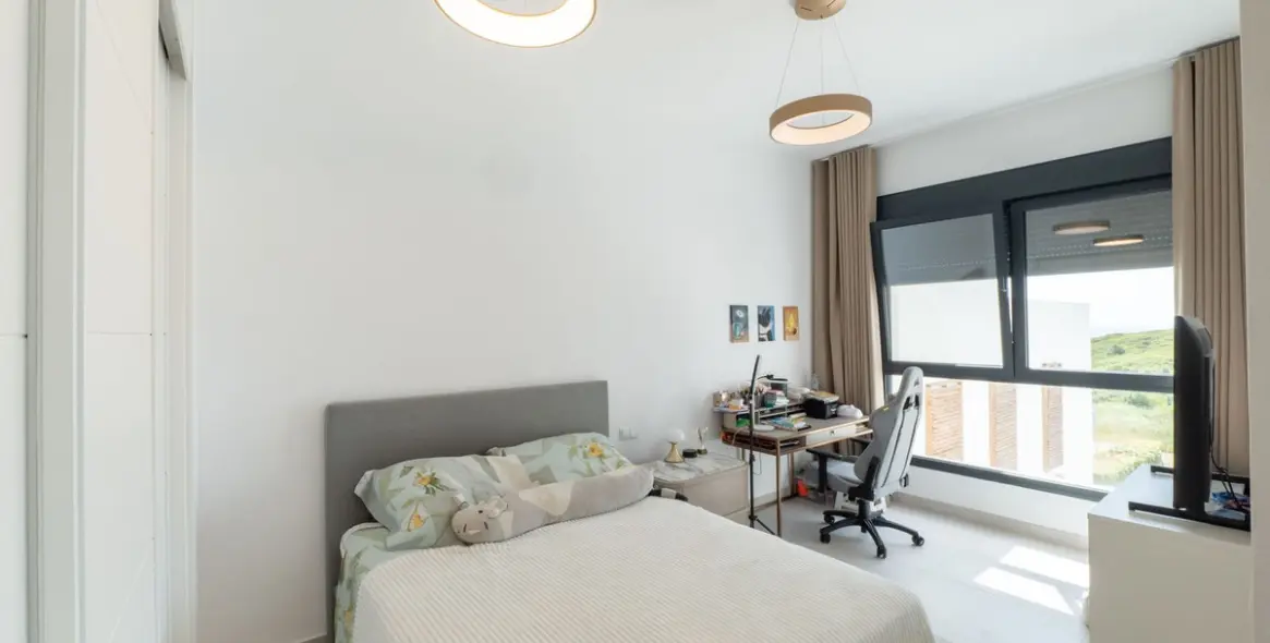 Venta de adosado en Casares 9