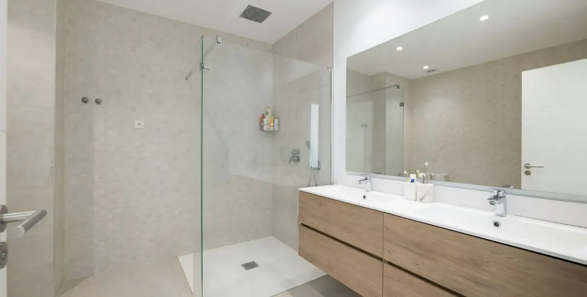 Venta de adosado en Casares 17