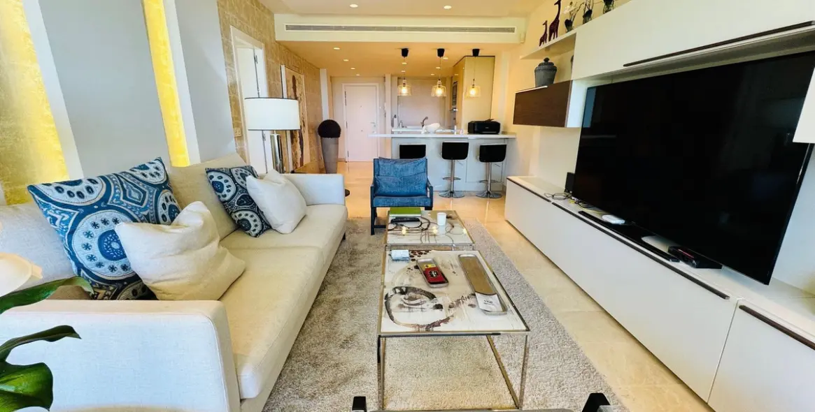 Sale of ground floor apartment in Elviria 2