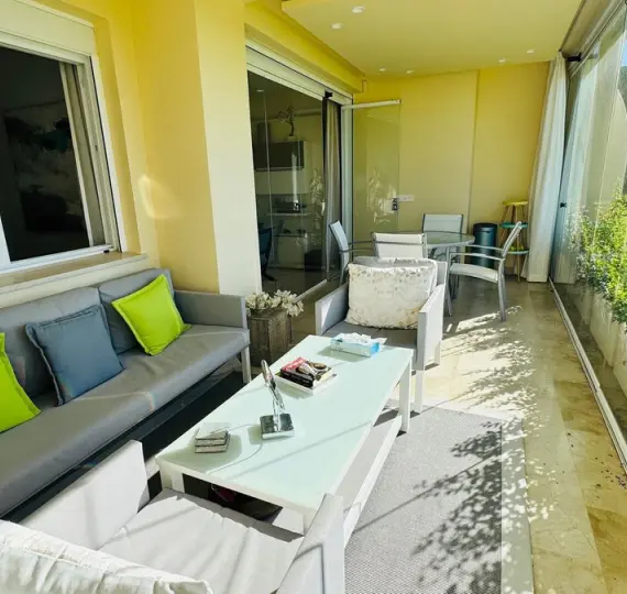 Venta de apartamento en planta baja en Elviria