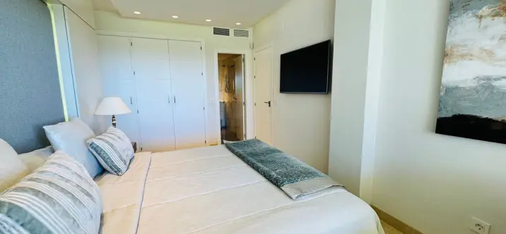 Sale of ground floor apartment in Elviria 3