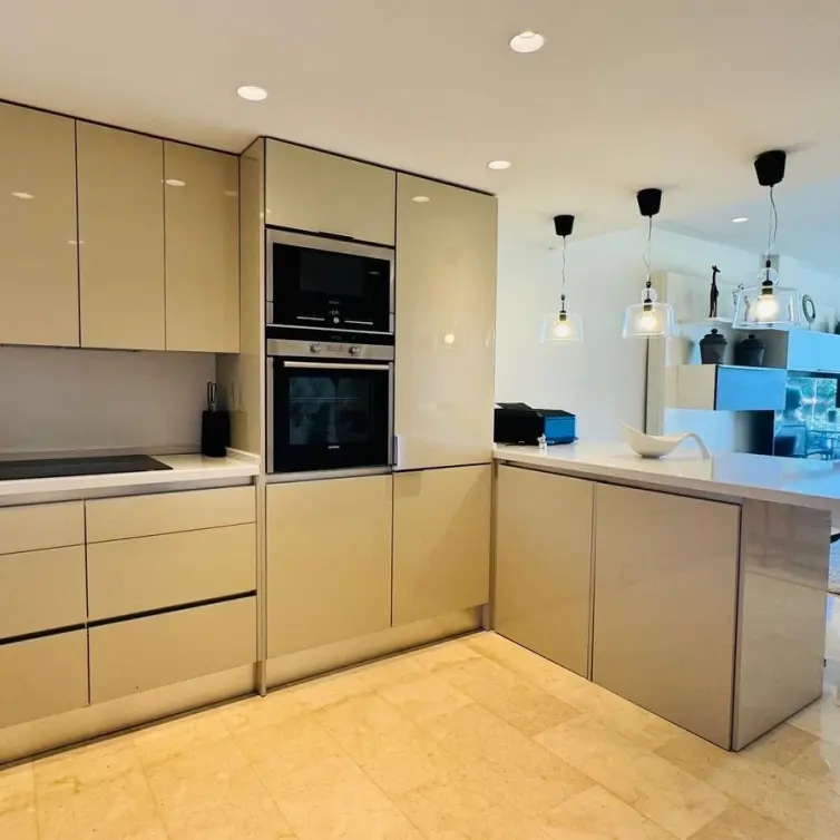 Продажа апартаментов на первом этаже в Elviria
