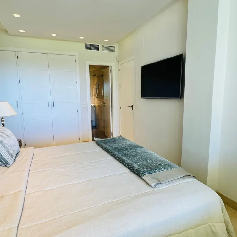 Продажа апартаментов на первом этаже в Elviria