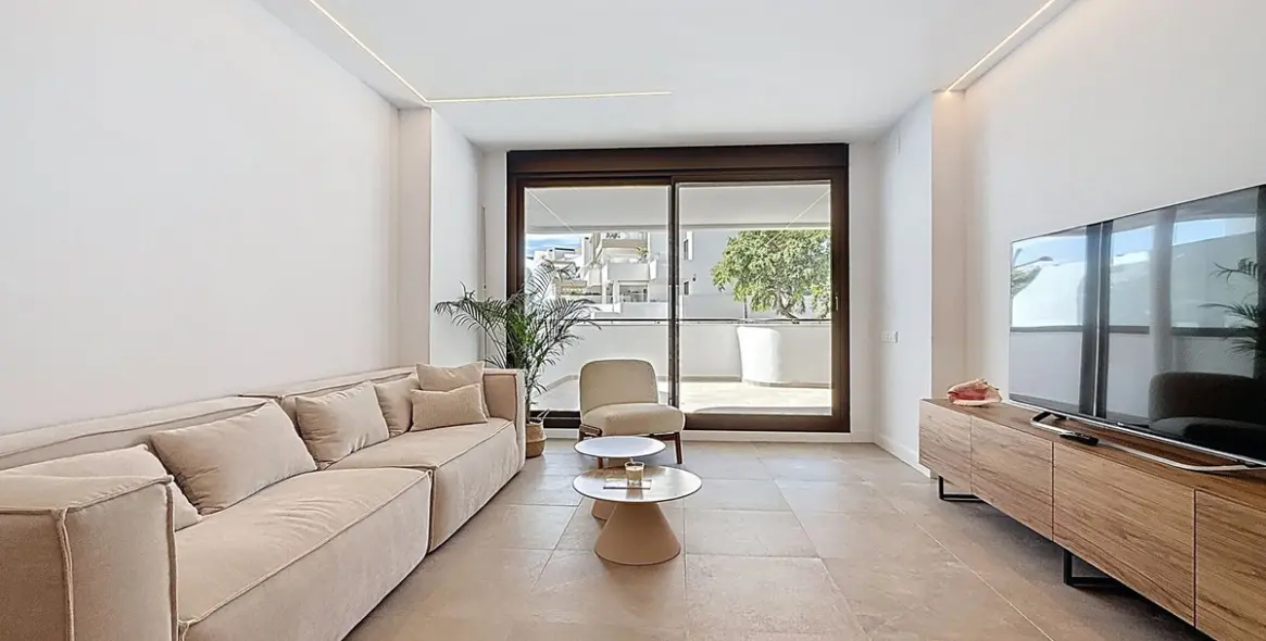 Продажа апартаментов на первом этаже в Estepona 2