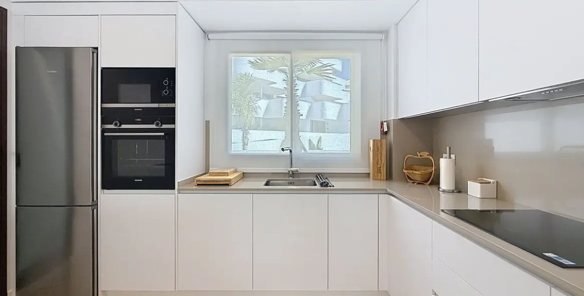 Продажа апартаментов на первом этаже в Estepona 6