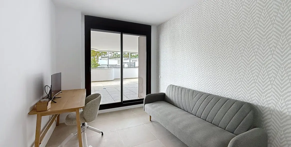 Продажа апартаментов на первом этаже в Estepona 9