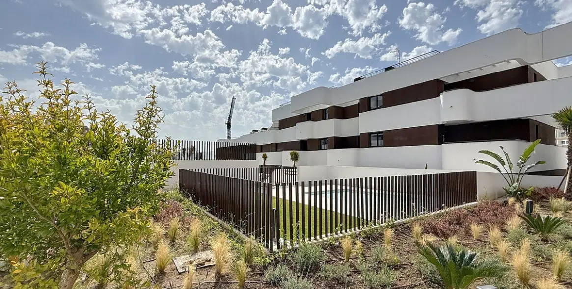 Продажа апартаментов на первом этаже в Estepona 17