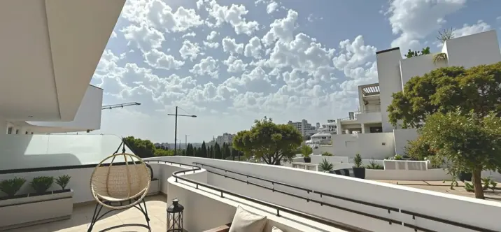 Venta de apartamento en planta baja en Estepona 1