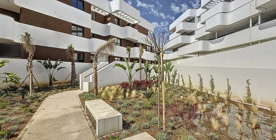 Venta de apartamento en planta baja en Estepona 15