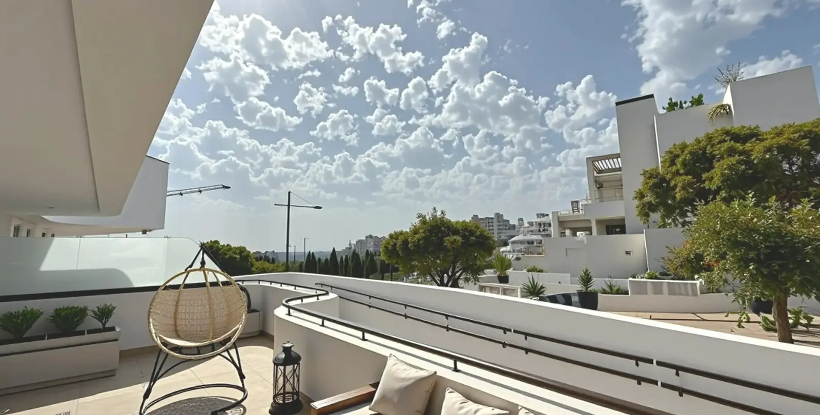 Продажа апартаментов на первом этаже в Estepona 2