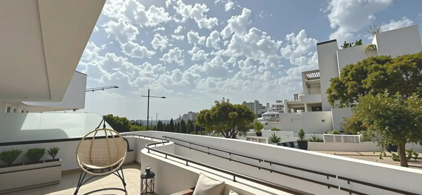 Продажа апартаментов на первом этаже в Estepona 1