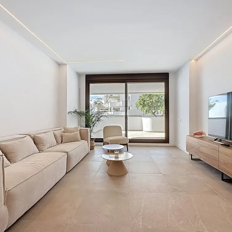 Продажа апартаментов на первом этаже в Estepona