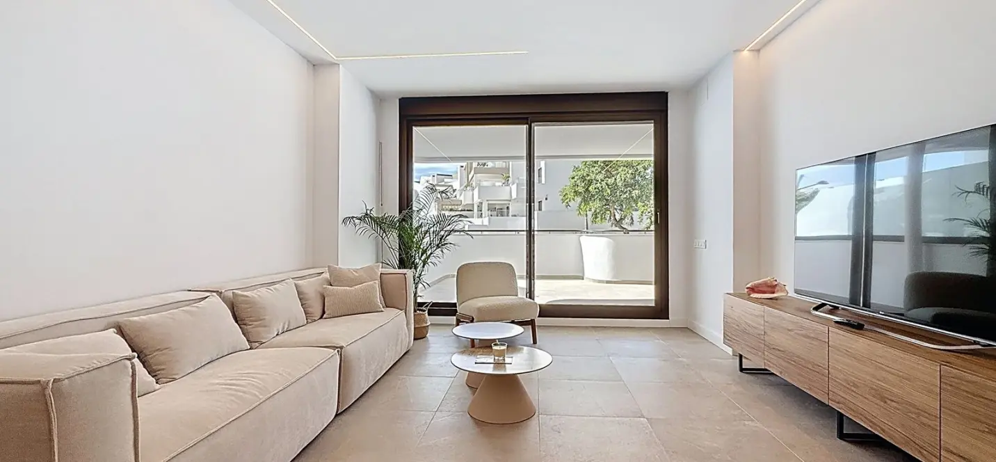 Продажа апартаментов на первом этаже в Estepona 2