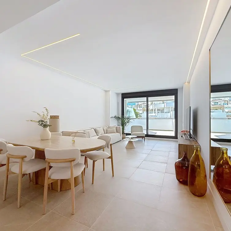 Продажа апартаментов на первом этаже в Estepona