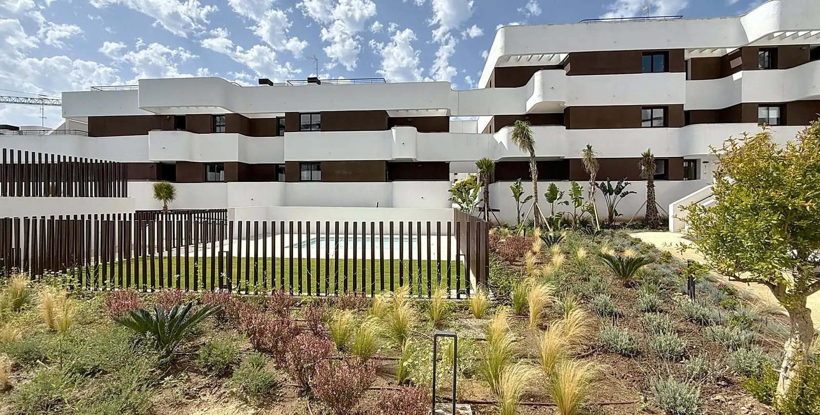 Продажа апартаментов на первом этаже в Estepona 17