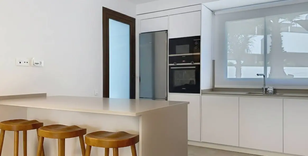 Venta de apartamento en planta baja en Estepona 16