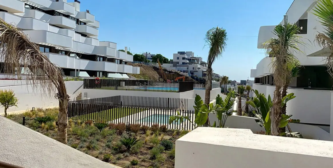 Sale of ground floor apartment in Estepona 41