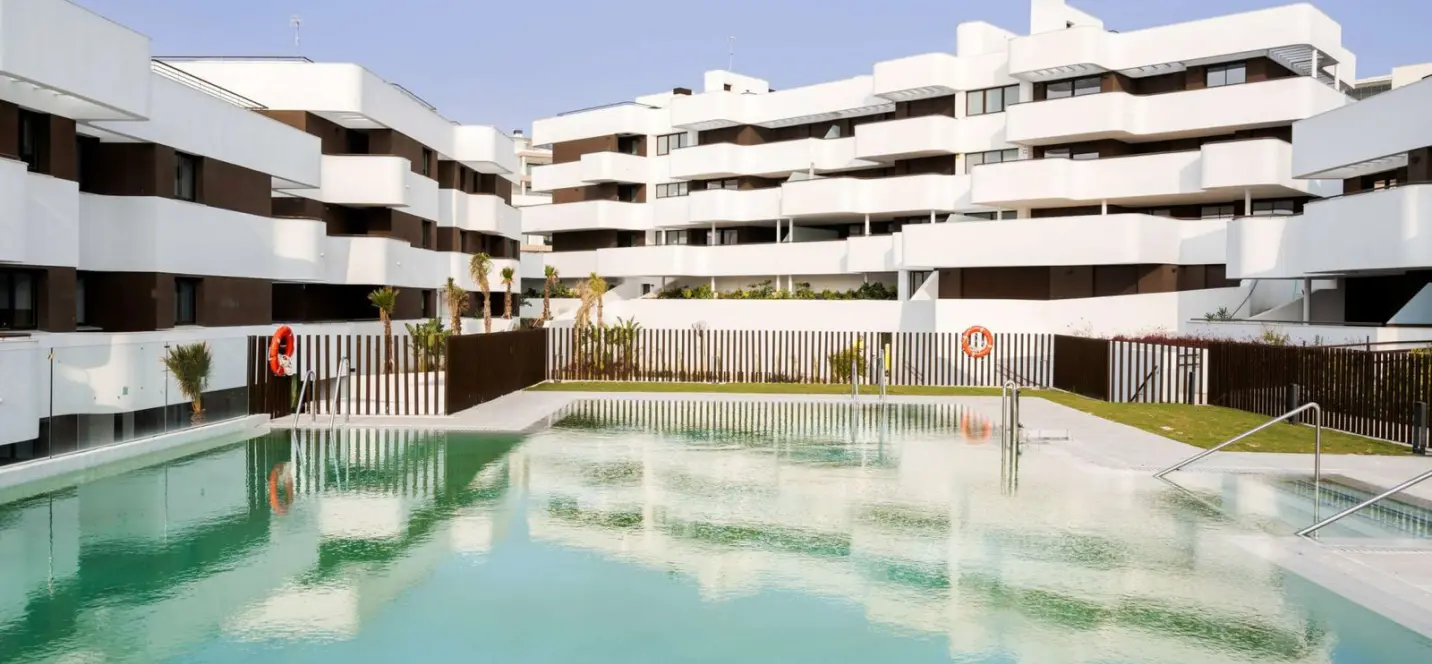 Продажа апартаментов на первом этаже в Estepona 4