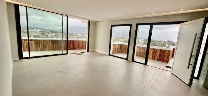 Продажа пентхауса в Nueva Andalucía 0