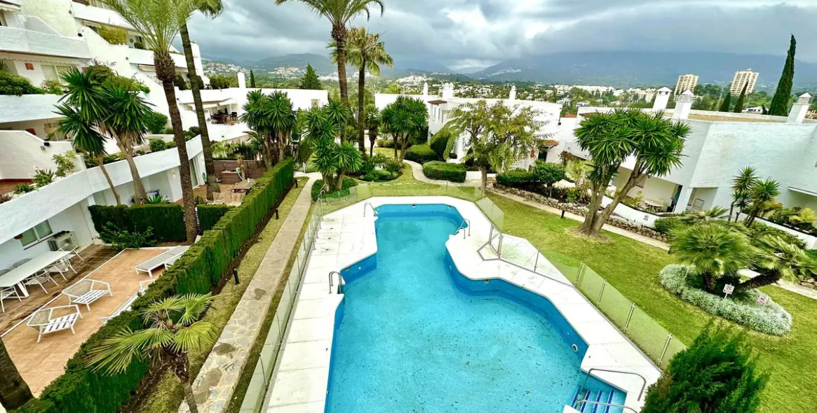 Sale of penthouse in Nueva Andalucía 2