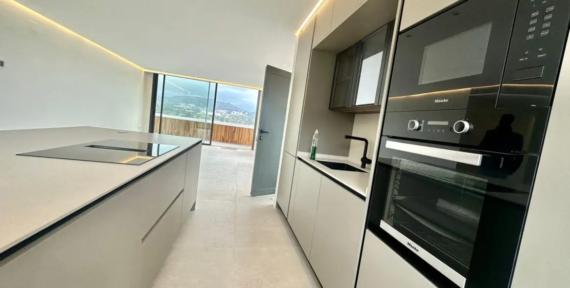 Sale of penthouse in Nueva Andalucía 7