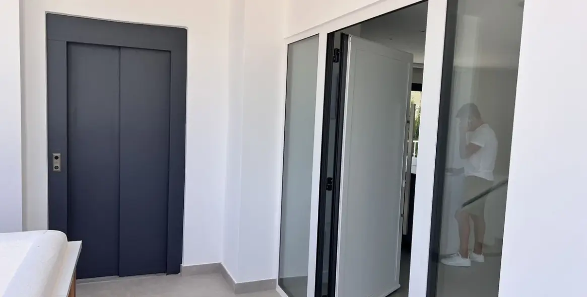 Sale of penthouse in Nueva Andalucía 9