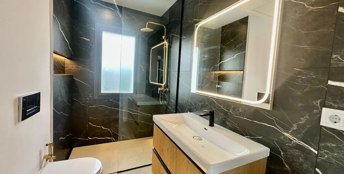 Sale of penthouse in Nueva Andalucía 11