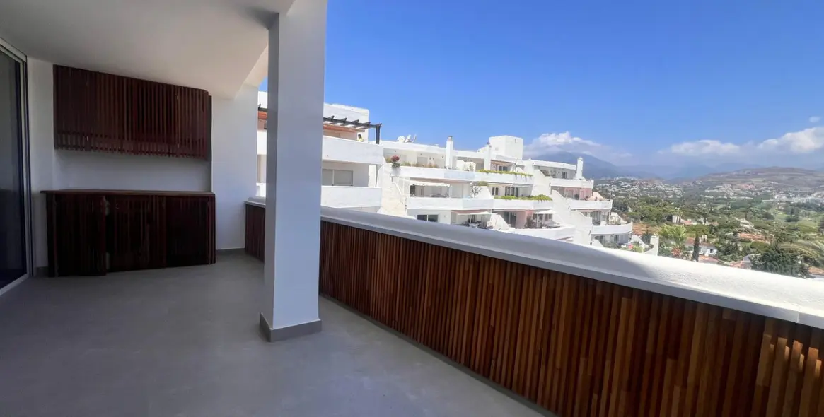 Sale of penthouse in Nueva Andalucía 20