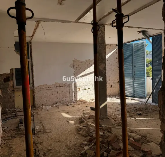 Sale of detached villa in El Candado