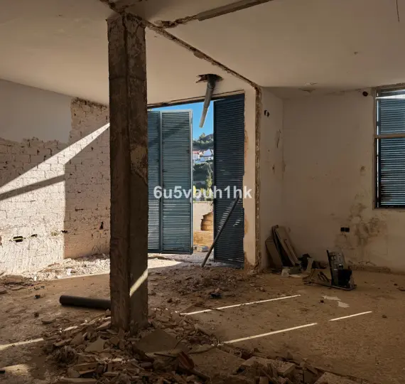 Sale of detached villa in El Candado