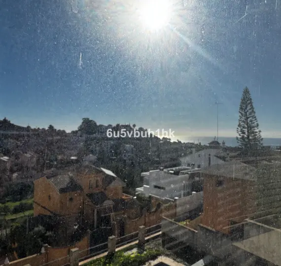 Sale of detached villa in El Candado