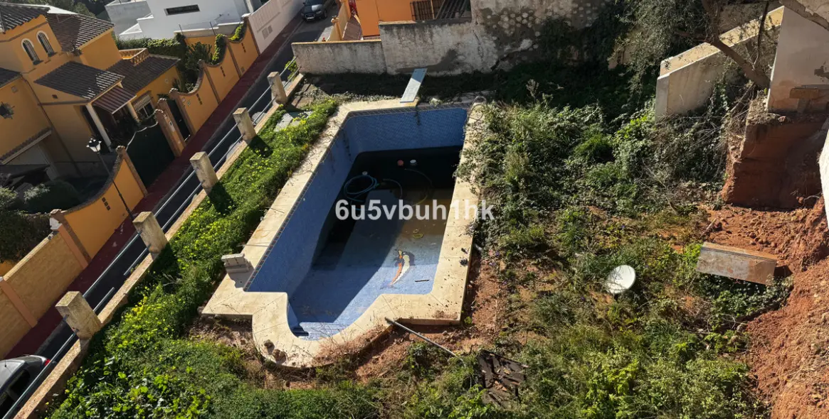 Sale of detached villa in El Candado 8