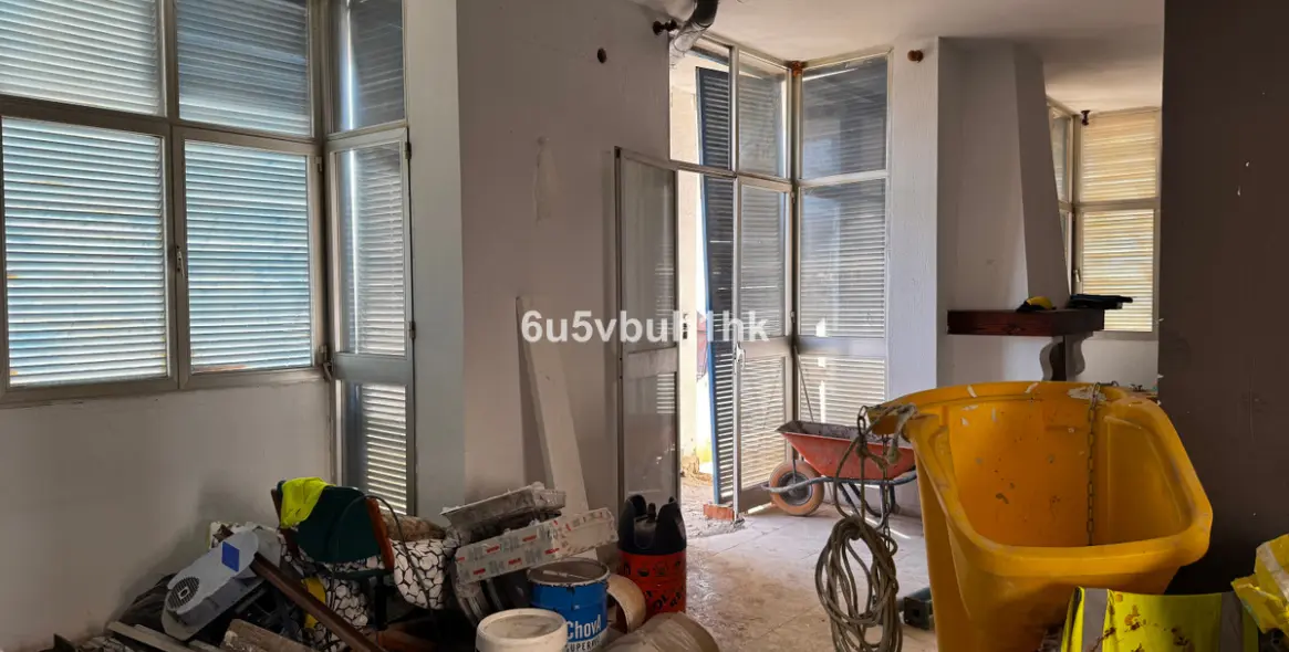 Sale of detached villa in El Candado 16