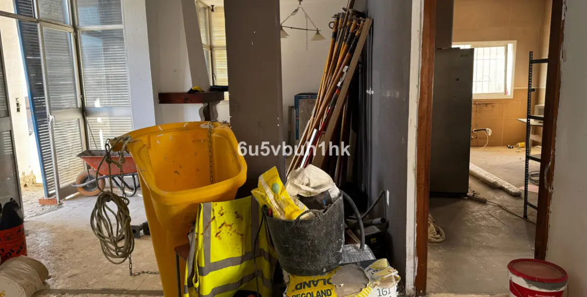 Sale of detached villa in El Candado 17