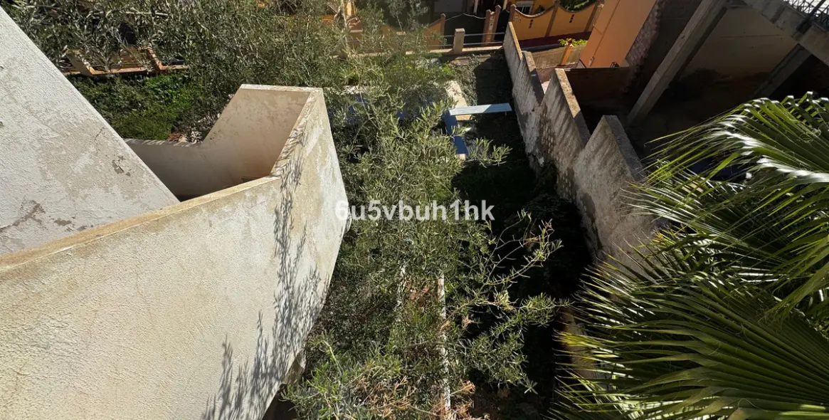 Sale of detached villa in El Candado 19