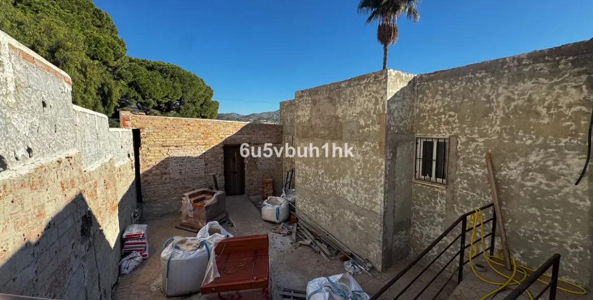 Venta de villa independiente en El Candado 33