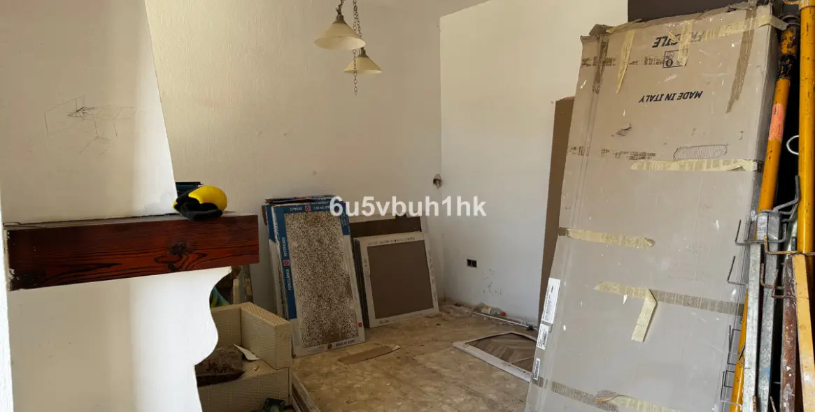 Sale of detached villa in El Candado 28