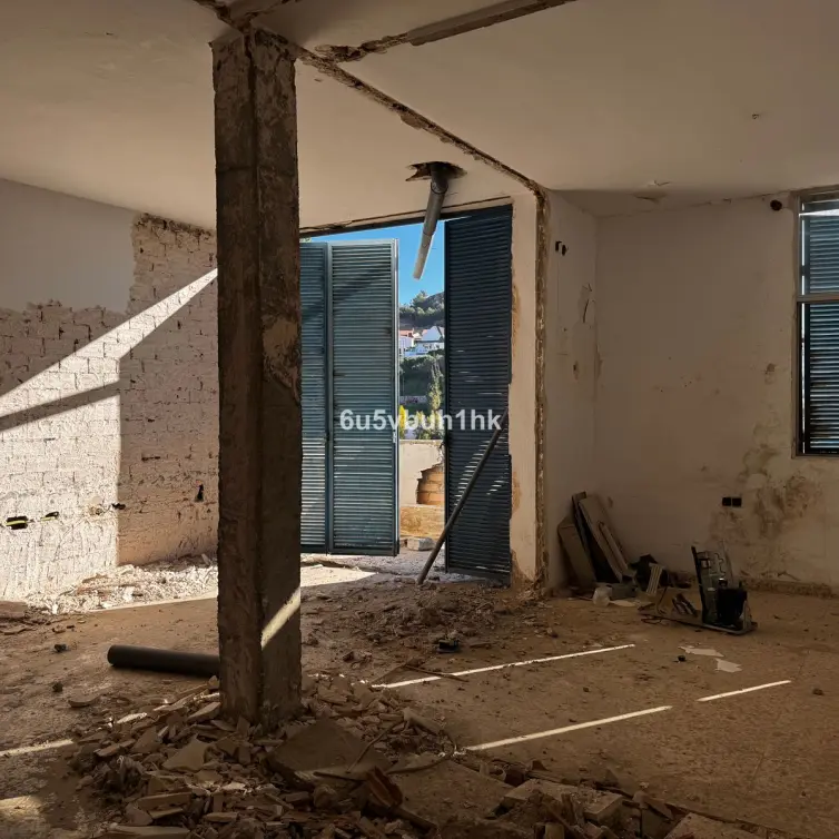 Sale of detached villa in El Candado
