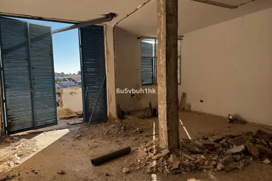 Image 6 thumb