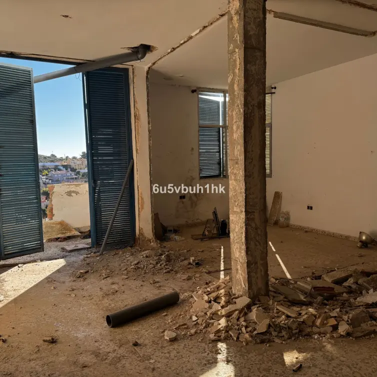 Sale of detached villa in El Candado