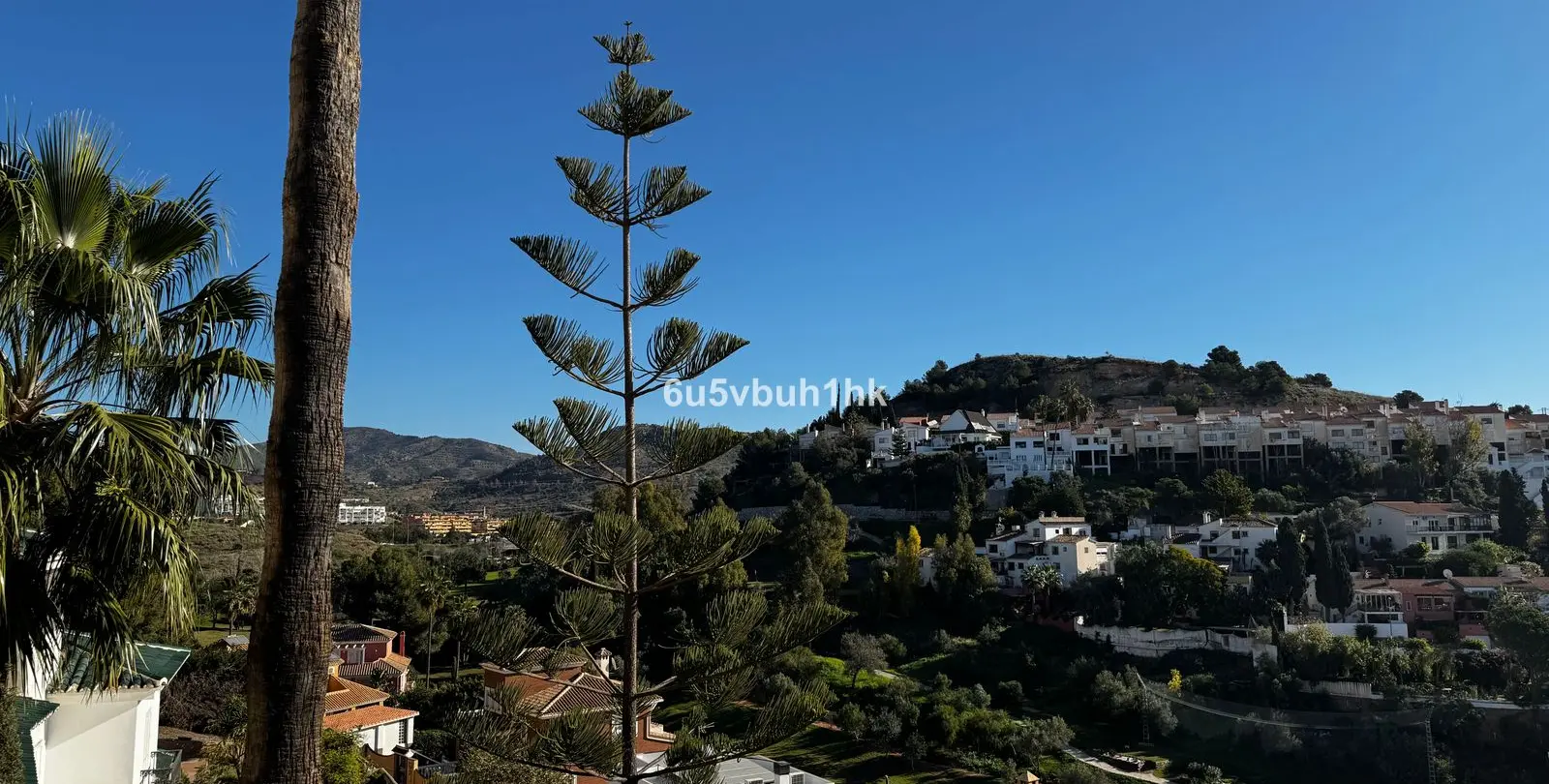 Sale of detached villa in El Candado 7