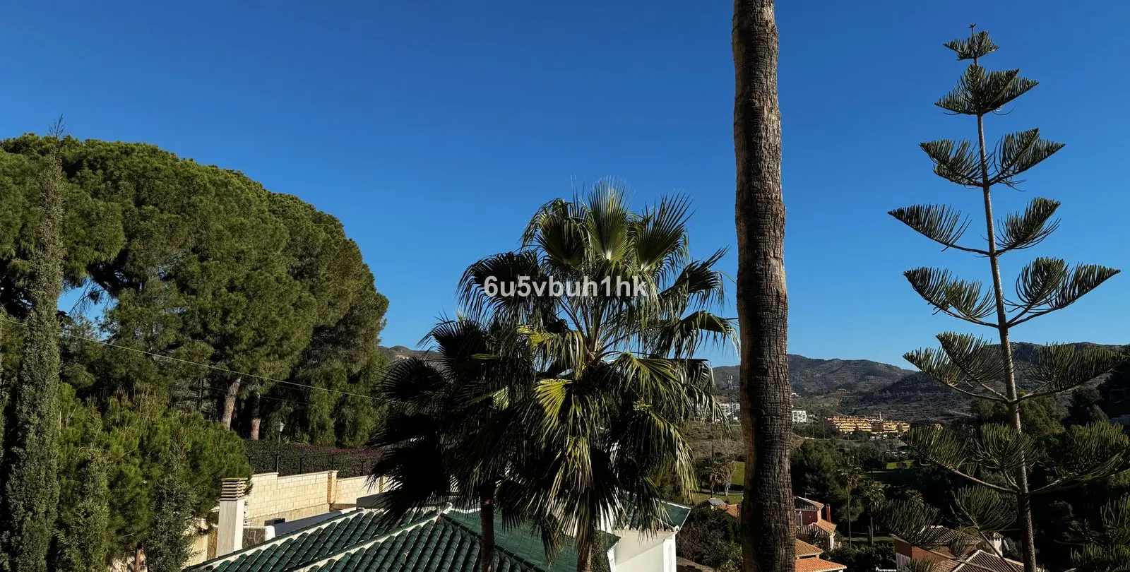 Sale of detached villa in El Candado 10