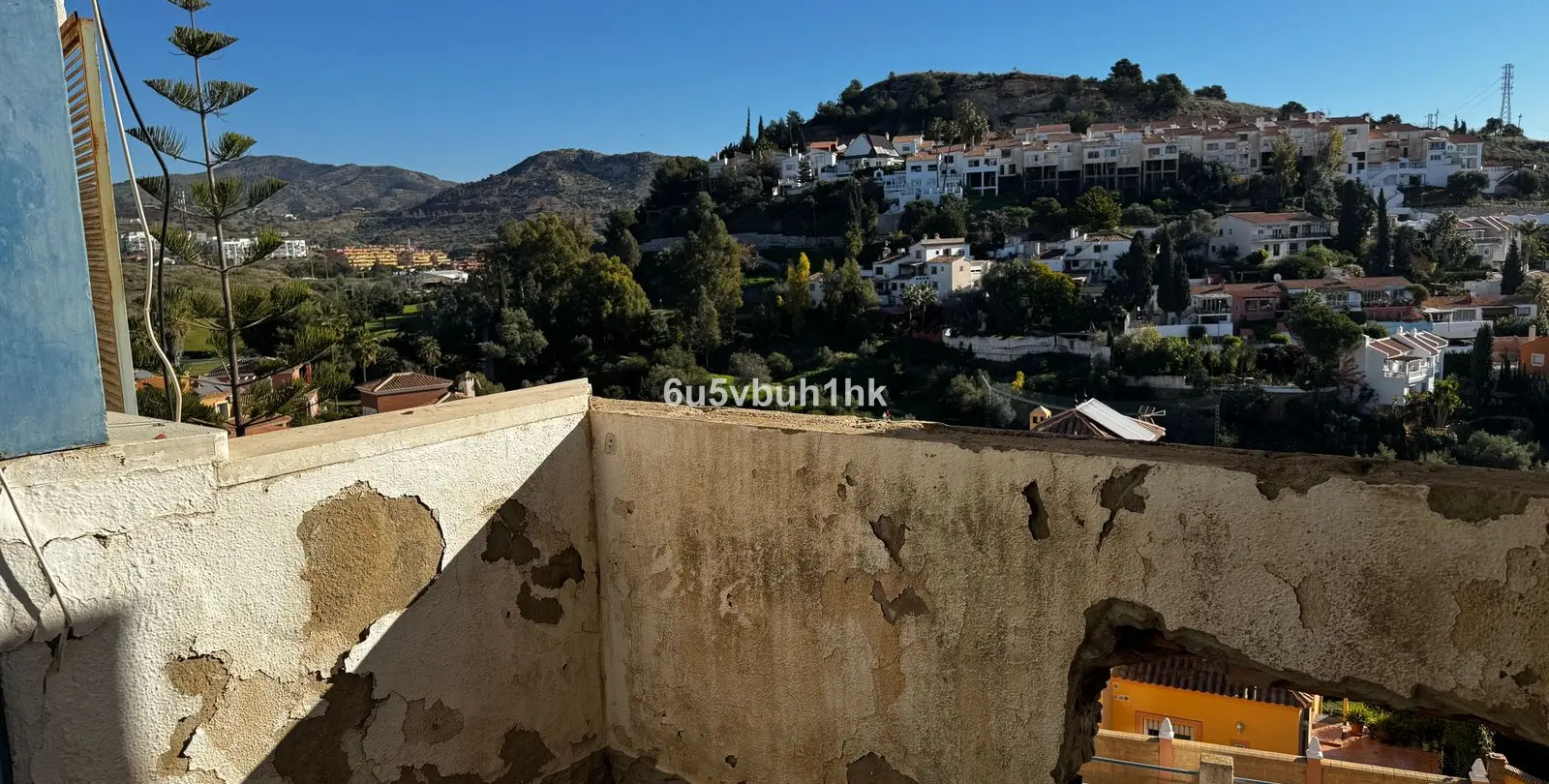 Sale of detached villa in El Candado 21