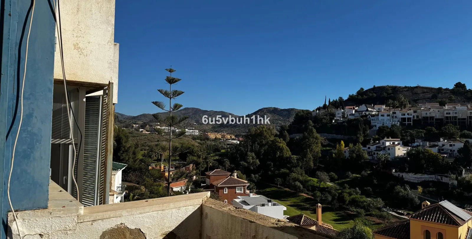 Sale of detached villa in El Candado 24