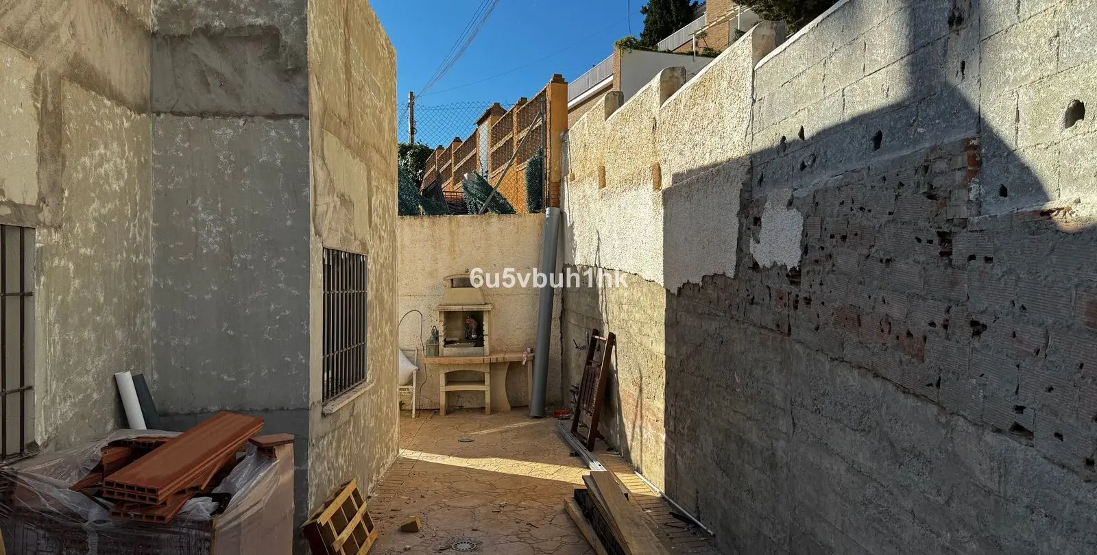Sale of detached villa in El Candado 30