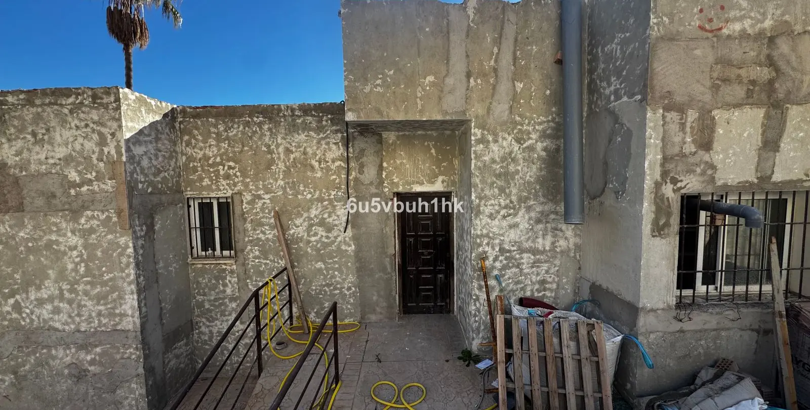 Sale of detached villa in El Candado 34
