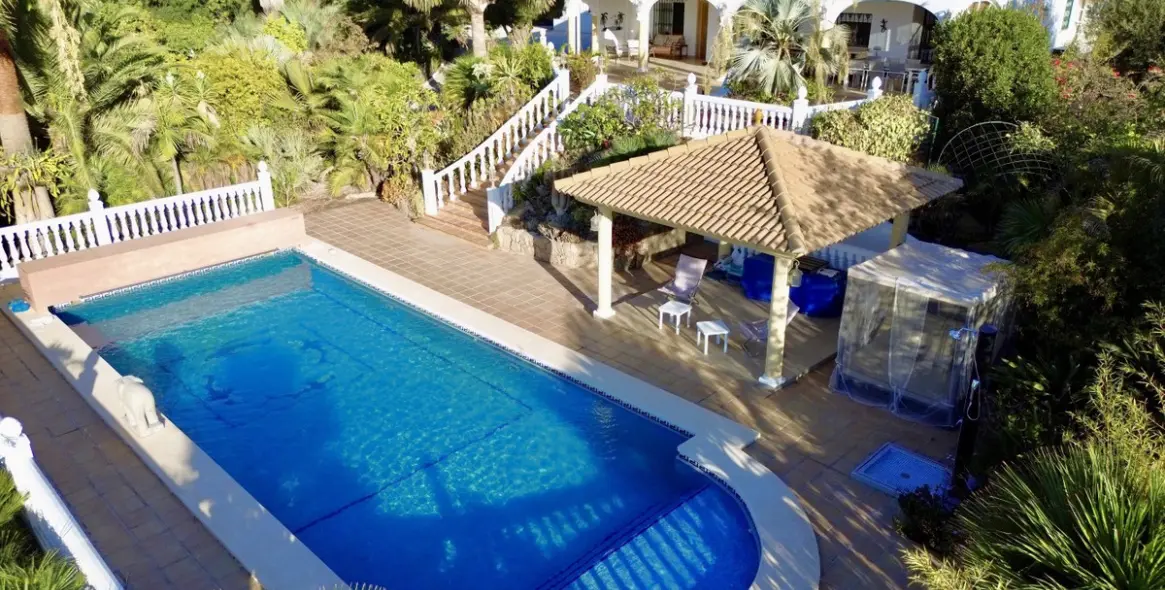 Продажа  отдельно стоящей виллы в Costa del Sol East 1