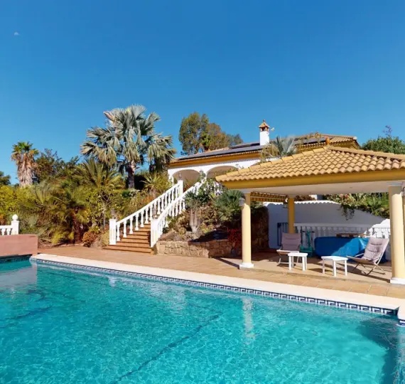 Detached villa R5165050