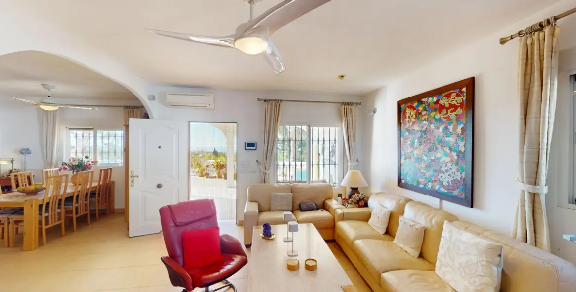 Продажа  отдельно стоящей виллы в Costa del Sol East 7